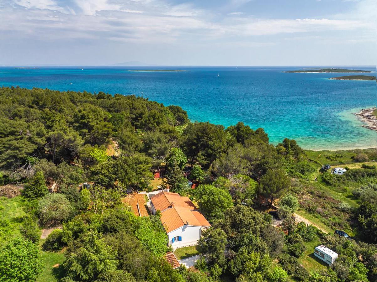 Sea House Premantura Villa Exterior photo